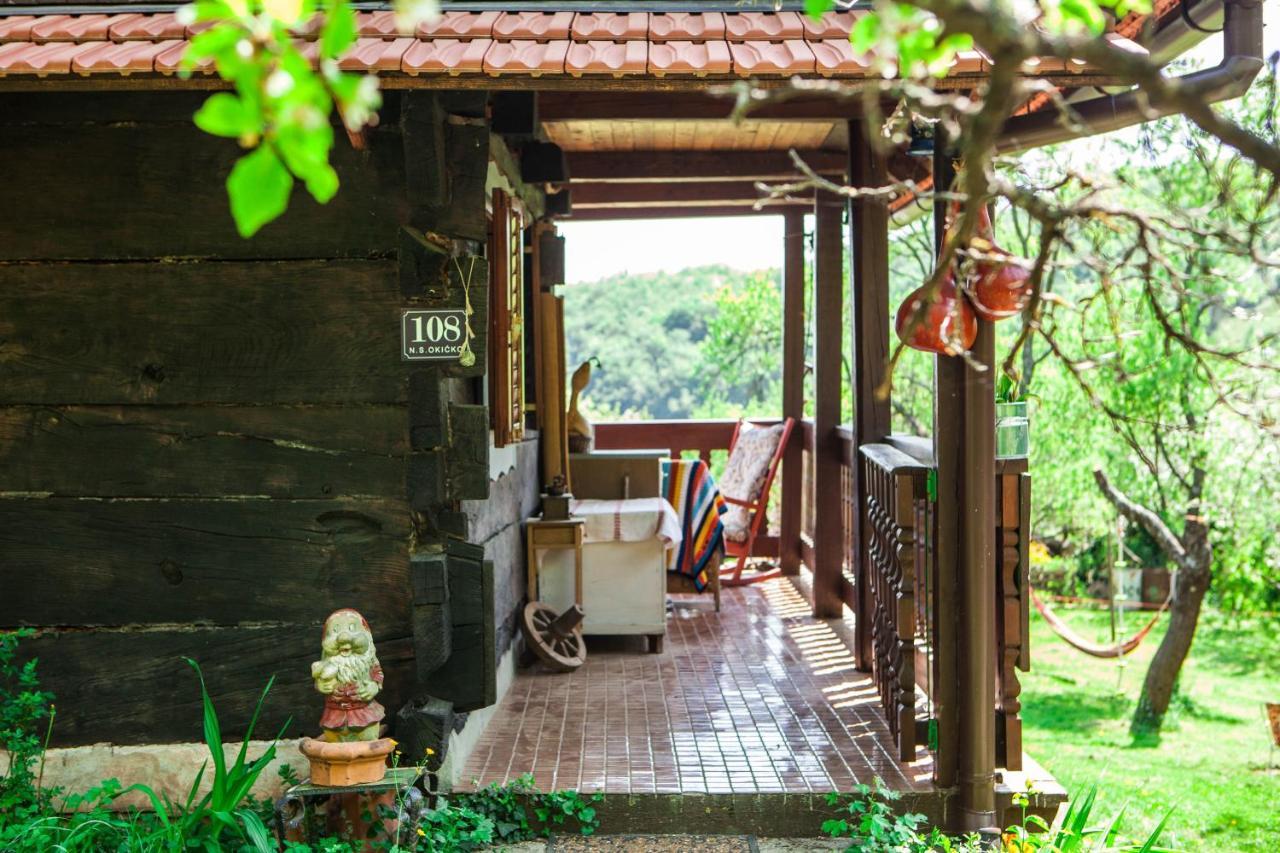 Na Okic - A Private Forest Oasis Sveti Martin pod Okicem Buitenkant foto