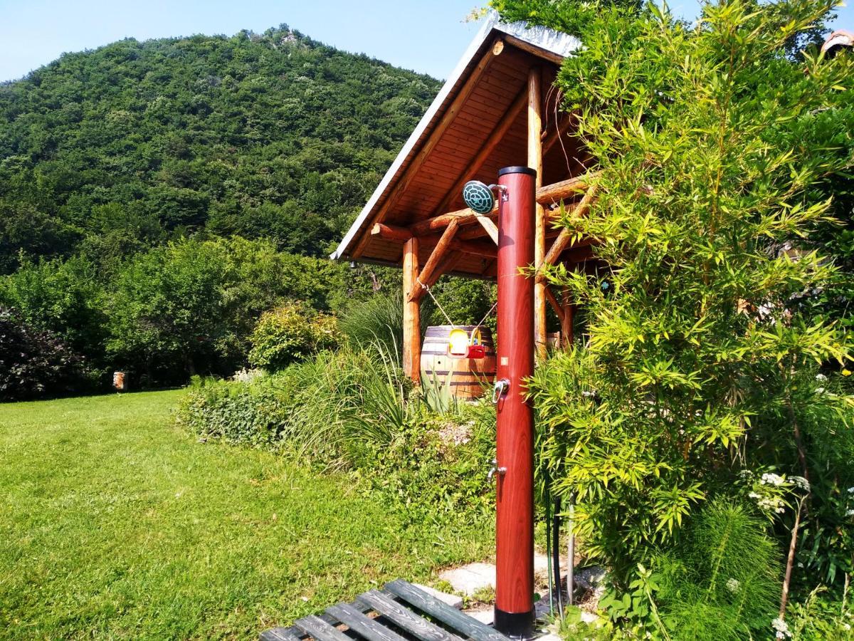 Na Okic - A Private Forest Oasis Sveti Martin pod Okicem Buitenkant foto