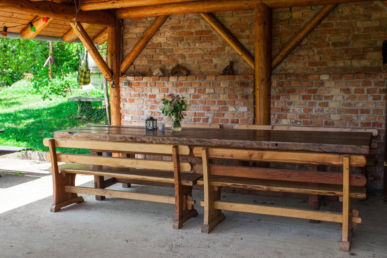 Na Okic - A Private Forest Oasis Sveti Martin pod Okicem Buitenkant foto